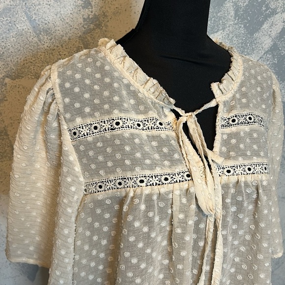 White Relaxed Tie Front Blouse with Bib Collar - Picture 2 of 6